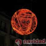 Decoración de Navidad, bola de luz en Calle Arenal Madrid
