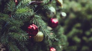 arbol de navidad sin luces